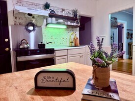 75 Sanford St, Unit 3 in Bangor, ME - Building Photo