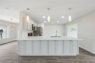 1202 SE 14th Terrace in Cape Coral, FL - Building Photo - Building Photo