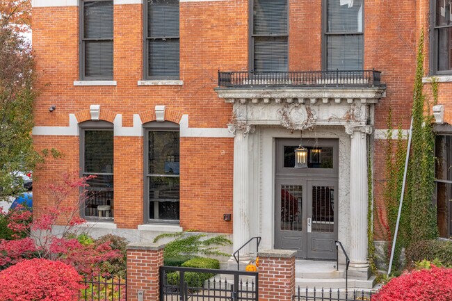 The Knights @ 506 Delaware in Buffalo, NY - Building Photo - Building Photo