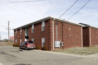 8614-8616 Standing Oak Dr in Louisville, KY - Foto de edificio - Building Photo