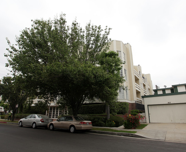 1800 Butler Ave in Los Angeles, CA - Building Photo - Building Photo