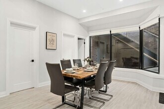 894 College St, Unit SI ID1524851P in Toronto, ON - Building Photo - Building Photo