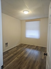 1121 W Poplar St in West York, PA - Building Photo - Building Photo