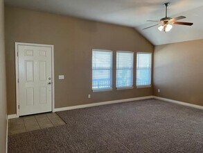 2701 Fawn Lily Rd in Oklahoma City, OK - Building Photo - Building Photo