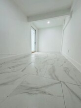 2320 SW 44th St, Unit A in Fort Lauderdale, FL - Building Photo - Building Photo
