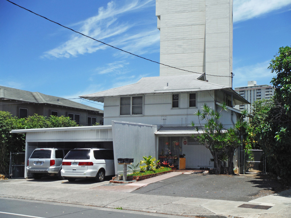 752 University Ave in Honolulu, HI - Building Photo