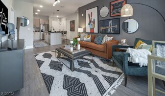 100 Union St, Unit 532 in Elizabeth, NJ - Building Photo