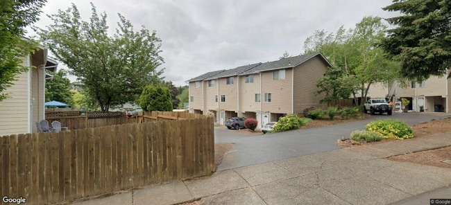 property at 2214 Maplewood Dr S