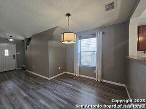 114 Palma Noce in San Antonio, TX - Building Photo - Building Photo