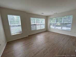 10 Norden Pl in Norwalk, CT - Building Photo - Building Photo