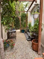 607 N Windsor Blvd, Unit 607 in Los Angeles, CA - Building Photo