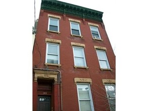 144 Union St in Jersey City, NJ - Building Photo - Building Photo