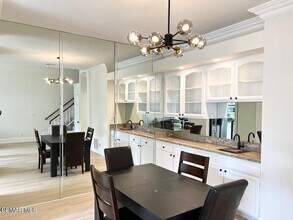 3121 E Hillcrest Dr in Westlake Village, CA - Building Photo - Building Photo