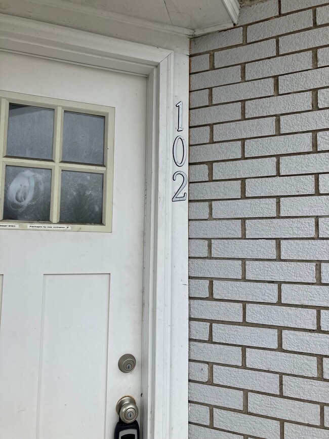 59 Center St, Unit 101