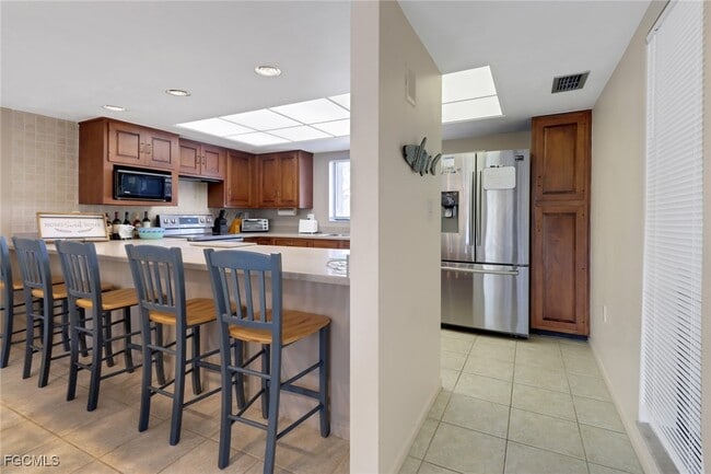 property at 5015 Harbortown Ln