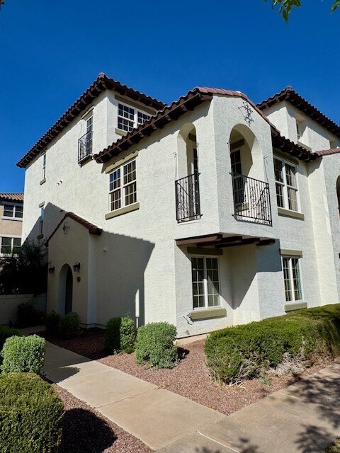 3651 E Leslie Dr in Gilbert, AZ - Building Photo