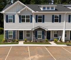 111 Pendleton Place Way in Pendleton, SC - Building Photo