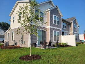 Preserve Townhomes in Spring Lake, MI - Building Photo - Building Photo