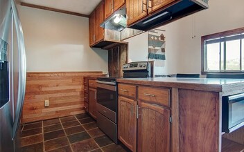 350 Old Fish Creek Falls Rd in Steamboat Springs, CO - Foto de edificio - Building Photo