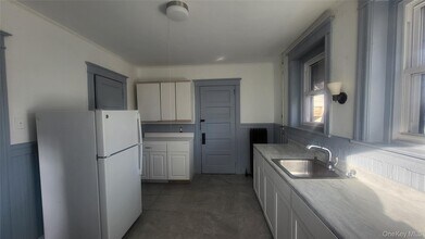 76 S Hamilton St in Poughkeepsie, NY - Building Photo - Building Photo