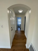 2059 12th St, Unit Upstairs Unit in Cuyahoga Falls, OH - Foto de edificio - Building Photo