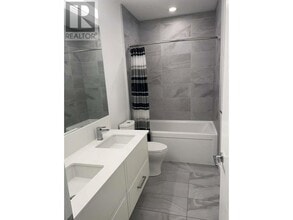 700-700 Clarke Rd in Coquitlam, BC - Building Photo - Building Photo