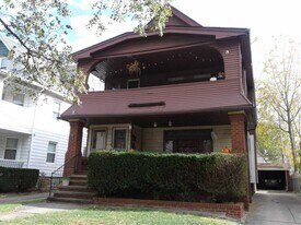 1673 Victoria Ave, Unit 2 in Lakewood, OH - Building Photo