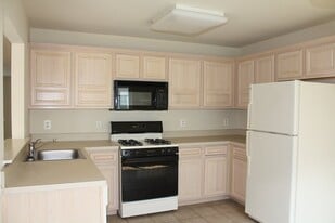 Ridgeview Commons in Morris Plains, NJ - Building Photo