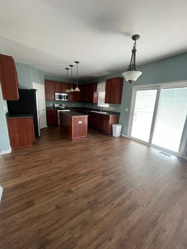 2461 Simon Dr in Montgomery, IL - Building Photo - Building Photo