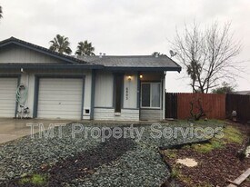 6803 Trovita Way in Citrus Heights, CA - Building Photo