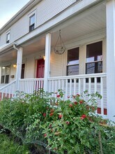 5 Sheridan Cir, Unit 5 in Winchester, MA - Building Photo - Building Photo