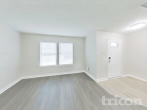 350 Sunburst Ln in Greenwood, IN - Building Photo - Building Photo