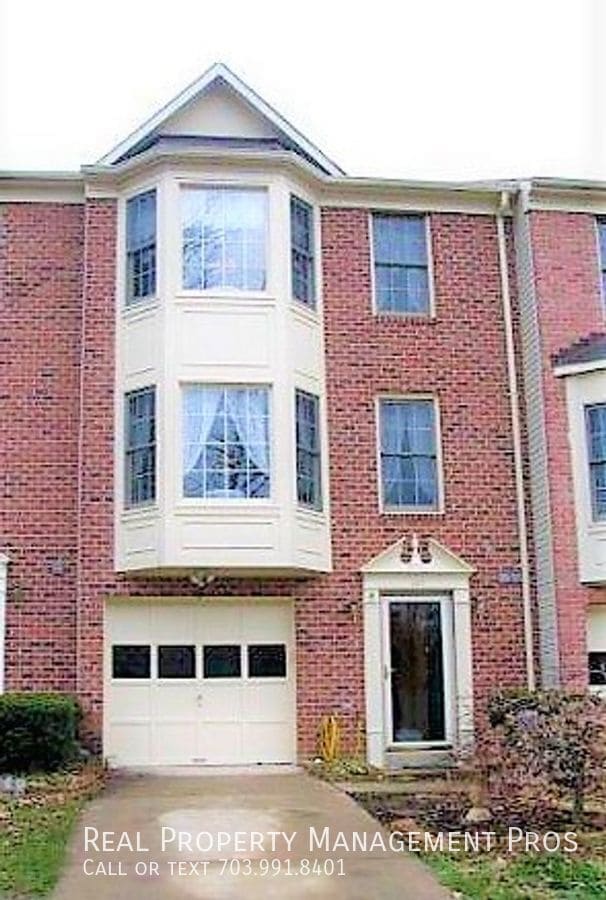 607 Twin Brook Ln in Stafford, VA - Building Photo - Building Photo