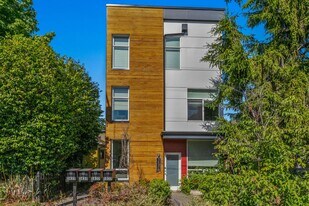 3837 Linden Ave N in Seattle, WA - Building Photo