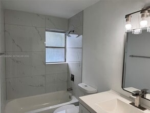 5211 SW 91st Ave in Cooper City, FL - Building Photo - Building Photo