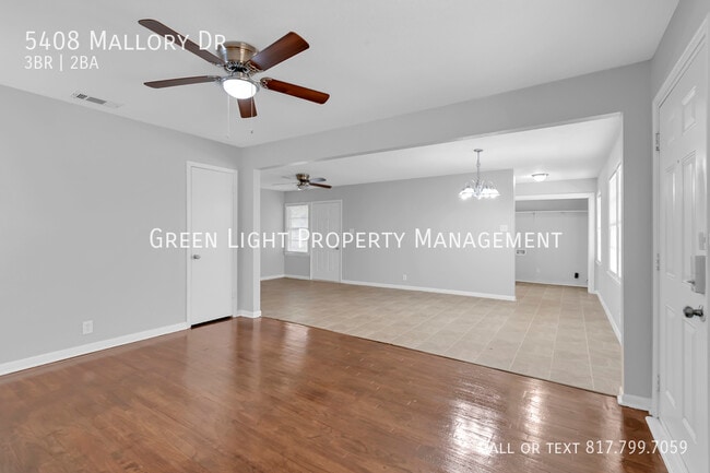 5408 Mallory Dr in Haltom City, TX - Building Photo - Building Photo