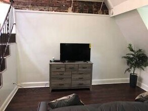 1127 S 48th St-Unit -3 in Philadelphia, PA - Foto de edificio - Building Photo