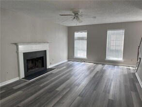 714 Fernstone Trail in Lawrenceville, GA - Foto de edificio - Building Photo
