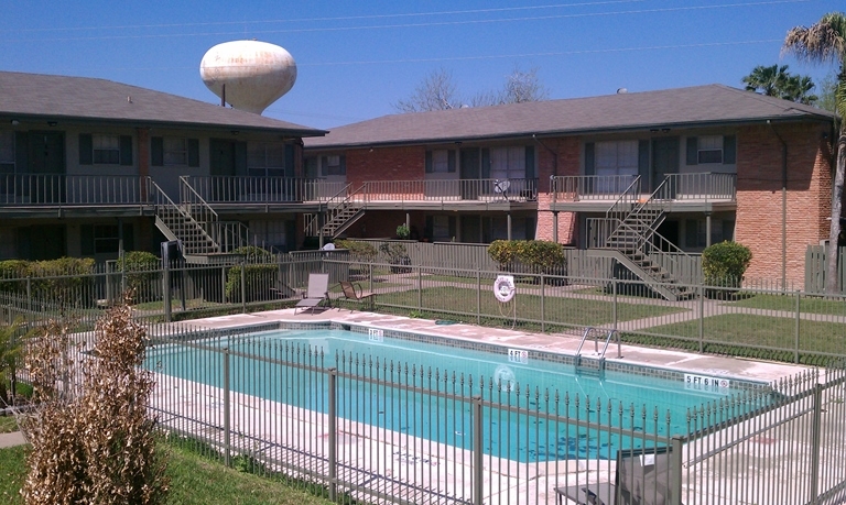 Spring Creek Apartments in Harlingen, TX - Building Photo