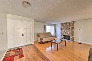 123 Undisclosed in Anaheim, CA - Building Photo