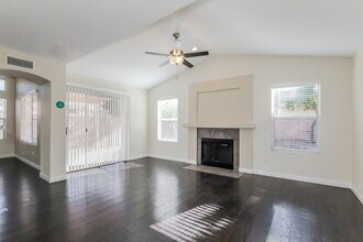 1111 W Wagoner Rd in Phoenix, AZ - Building Photo - Building Photo