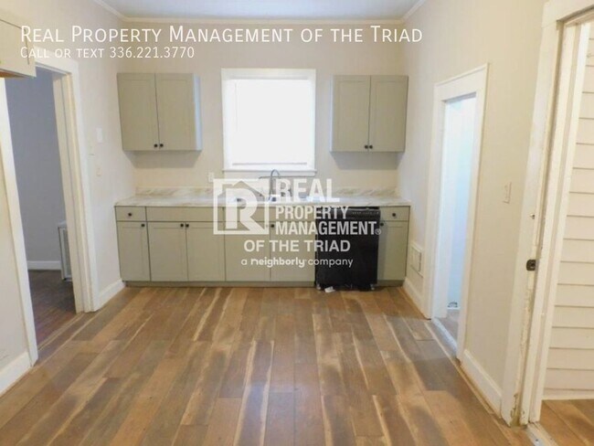1008 Cranbrook St in Greensboro, NC - Building Photo - Building Photo