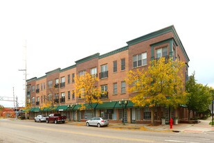 511-539 W Main St Apartamentos