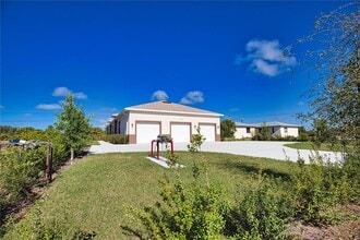 289 Boundary Blvd in Rotonda West, FL - Building Photo - Building Photo