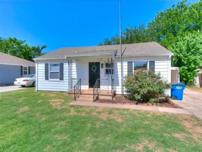 property at 520 S Frances Ave