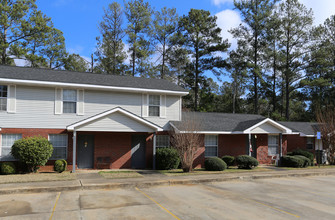 Park Meadows in Hogansville, GA - Building Photo - Building Photo