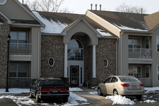 Carriage Pointe in Matawan, NJ - Building Photo - Building Photo