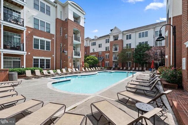 350 W Elm St, Unit 3307 in Conshohocken, PA - Building Photo - Building Photo