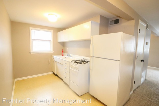 2102 Sloan St in Manhattan, KS - Building Photo - Building Photo