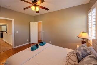 10765 Turquoise Valley Dr in Las Vegas, NV - Building Photo - Building Photo